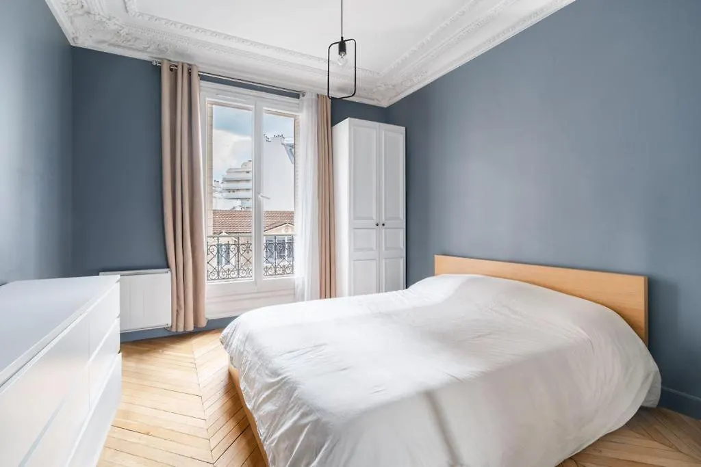 Familial Parisien Apartamento