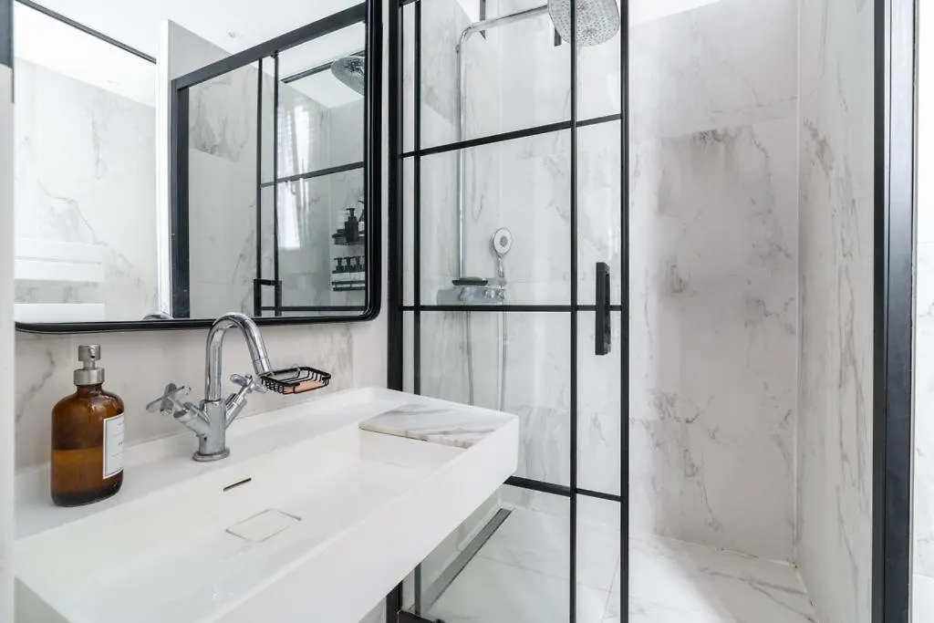 Familial Parisien Apartment